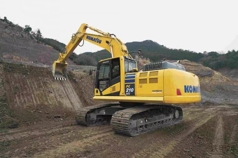 Размеры экскаватора Komatsu PC200
