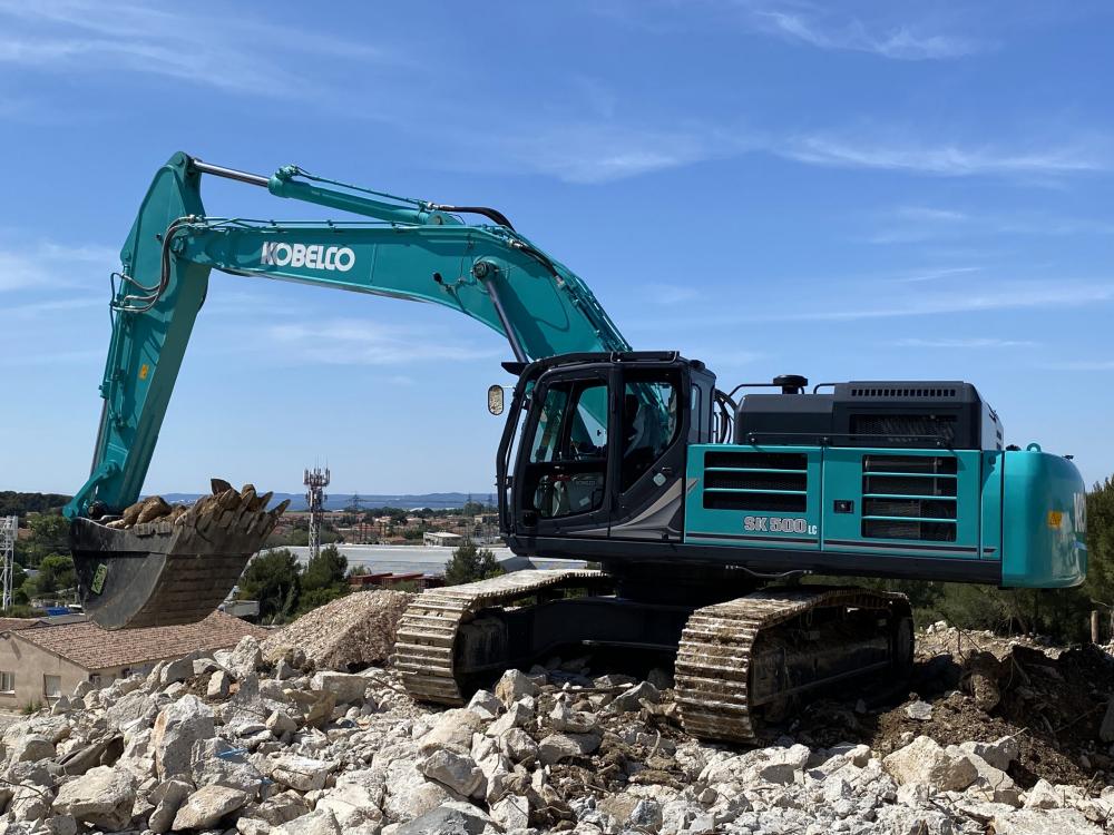 Размеры гидравлического экскаватора Kobelco SK200-8
